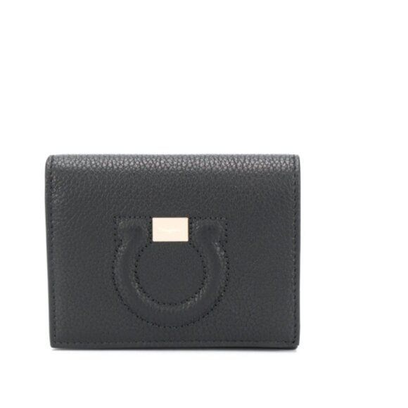 NWT Salvatore Ferragamo Embossed Gancini Motif Grainy Wallet- Black - Picture 1 of 14